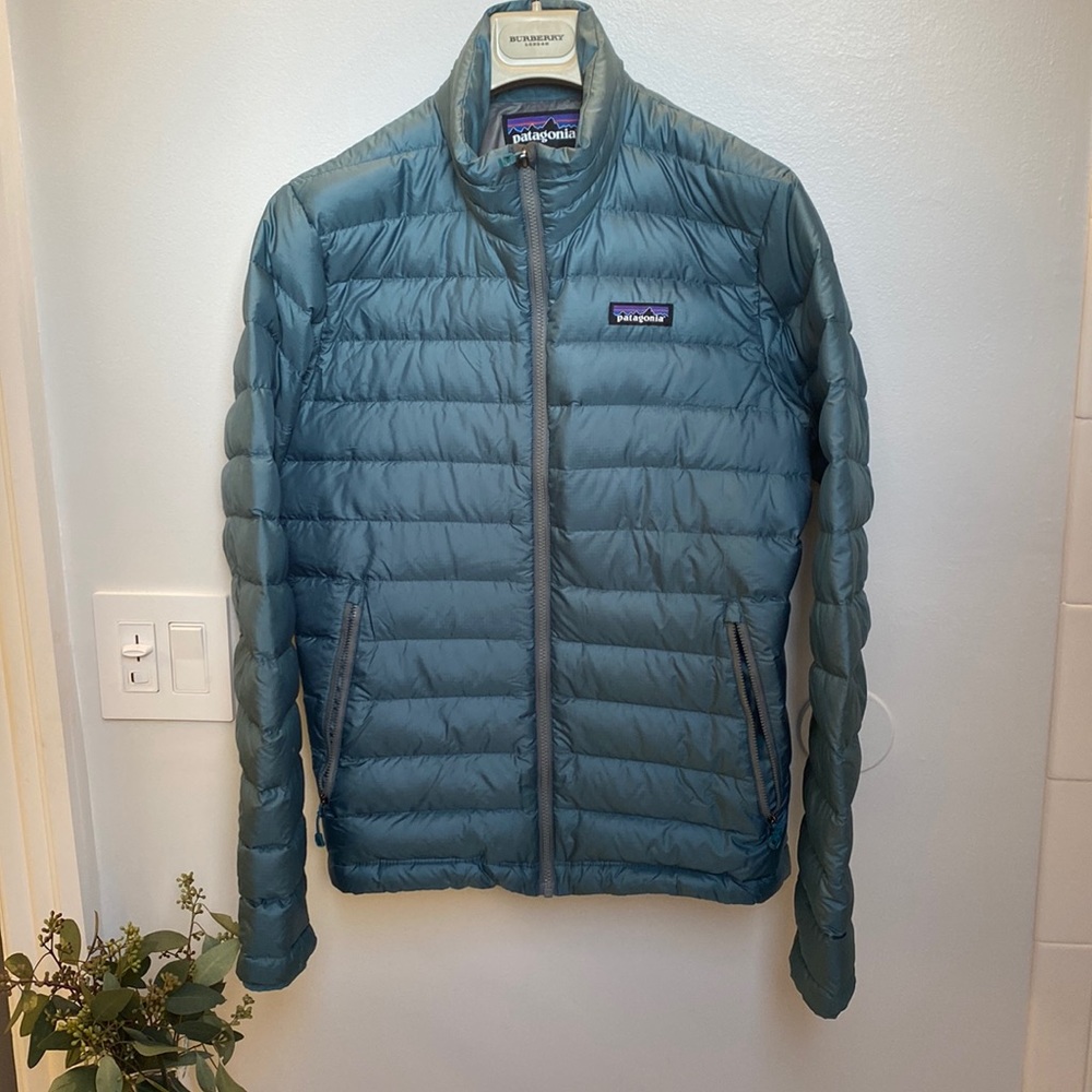 Patagonia Men’s Down Jacket in Tasmanian Teal